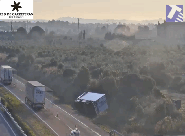 A l'AP-7 hi ha un carril tallat a Cambrils en sentit Barcelona