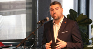 80 ajuntaments afectats per dèficits urbanístics exigeixen al Govern un PDU i la reforma de la llei d’Urbanisme