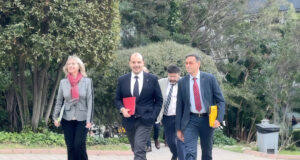 La reunió entre els sindicats educatius i el Govern acaba sense acord i amb l’amenaça de més vagues el tercer trimestre