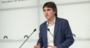 Junts critica el “triomfalisme injustificat” d’Illa per l’acord d’Educació amb UGT i CCOO i el titlla de “propaganda”